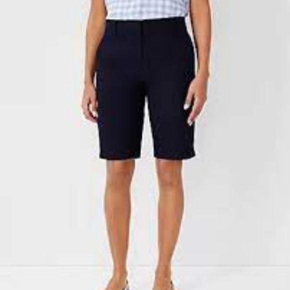 NWT ANN TAYLOR THE BOARDWALK SHORT MID RISE STRETCH BERMUDA SHORTS NAVY BLUE 2 - Picture 1 of 11